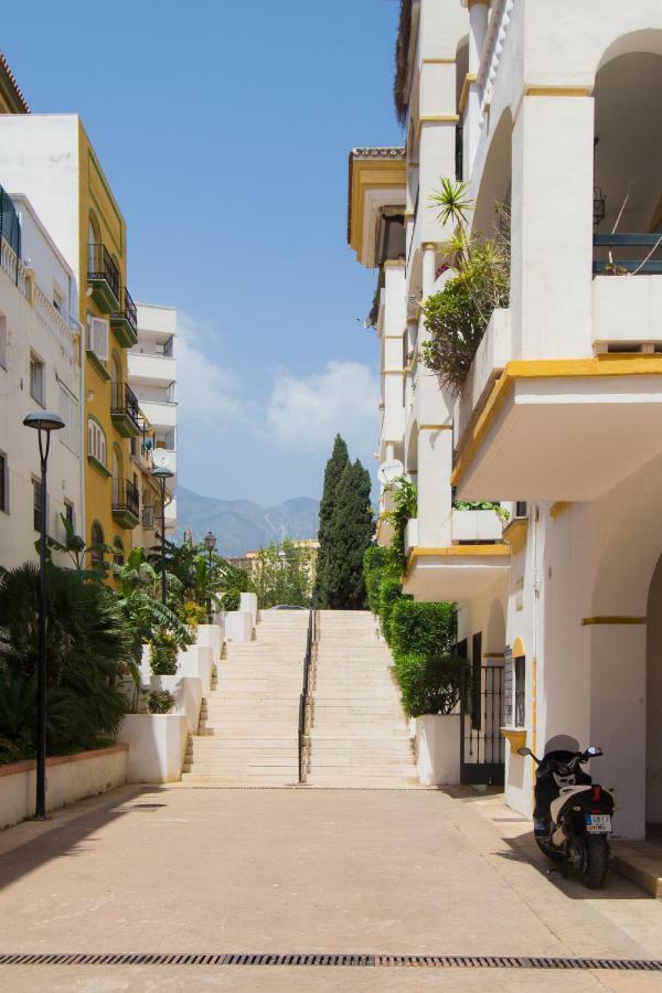 Edificio Plaza Apartment Marbella Exterior photo